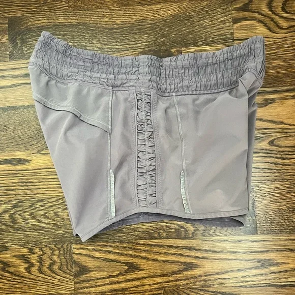 Lululemon purple/gray shorts w/ built in liner, size 6 - Picture 3 of 7
